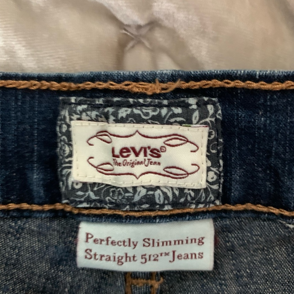 D O N A T E D 
Levi’s size 16 medium perfectly slimming straight 512 EUC - Picture 4 of 5